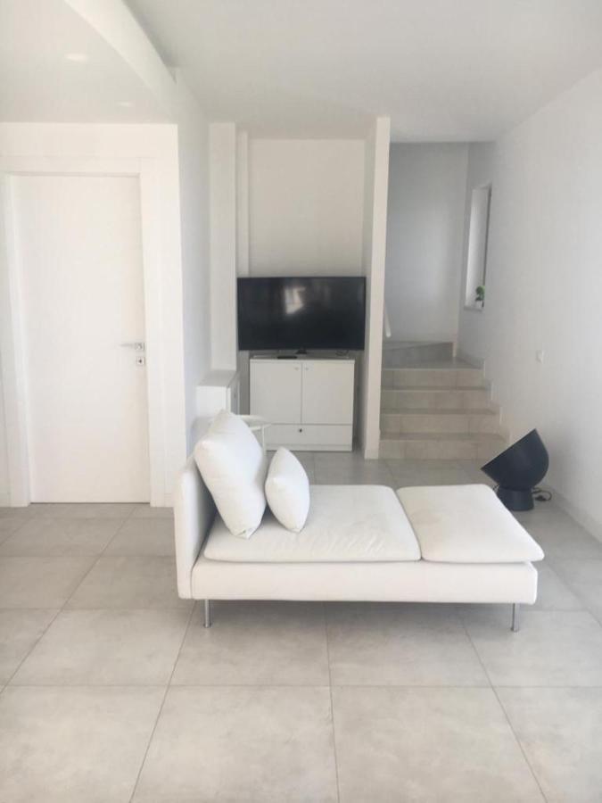 Luxury Villa Blue&Blanc Piscina A Sfioro Isola Diamante Exterior foto