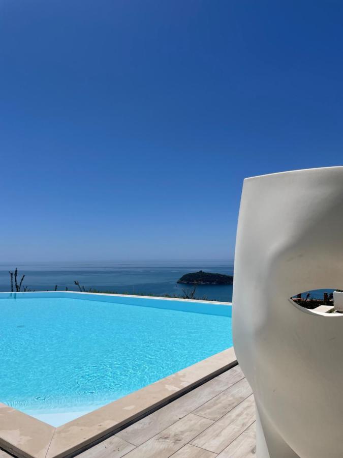 Luxury Villa Blue&Blanc Piscina A Sfioro Isola Diamante Exterior foto